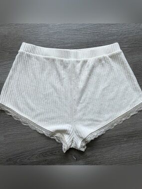 ASOS Ribbed ivory/cream lace trim sleep shorts - size 6